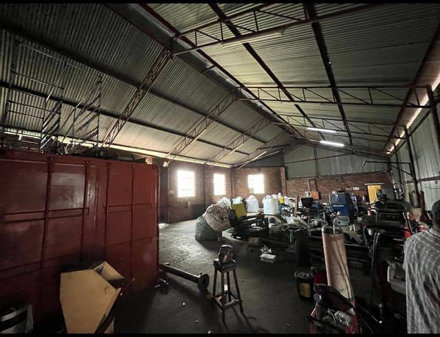 1,700M² WORKSHOP FOR SALE IN DAGGAFONTEIN